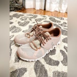 Light pink On Clouds!!!! Barely Worn